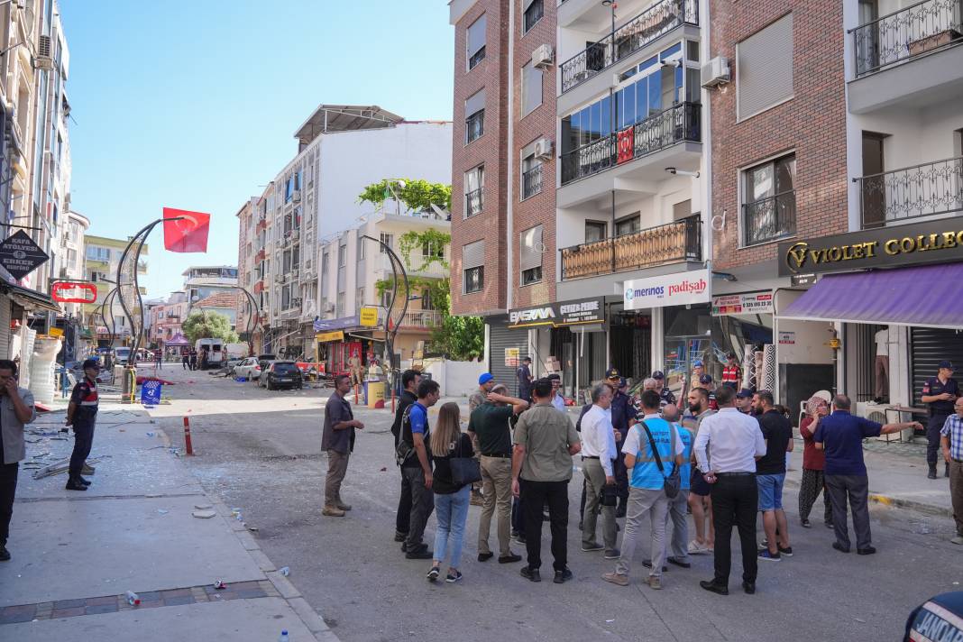 İzmir’deki faciada kahreden detaylar: Kimi kendine ayakkabı bakıyordu kimi pazara gidiyordu 56